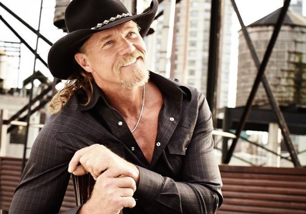Trace Adkins – Swing (Official Music Video)