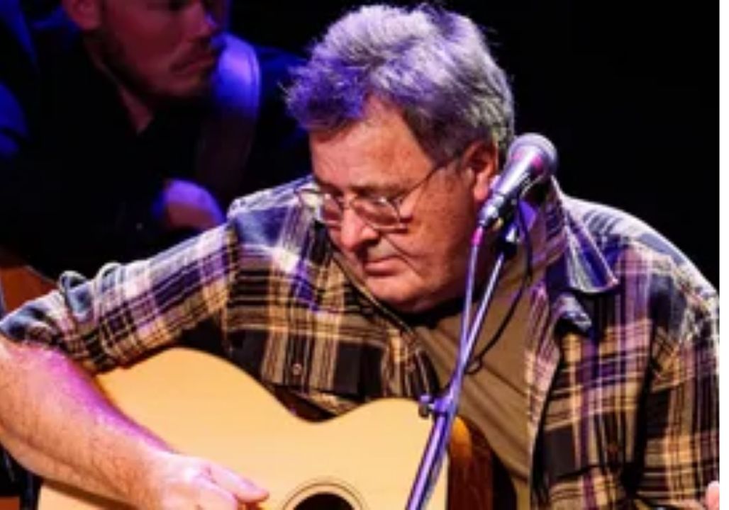 Vince Gill – Love Never Broke Anyone’s Heart