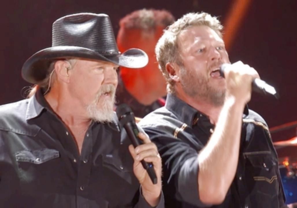 Blake Shelton with Trace Adkins – Hillbilly Bone (Live From CMA Fest 2025)