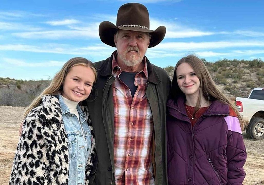 ““THE QUIET VOICE AMERICA IS RUNNING BACK TO” — Why Trace Adkins Is Suddenly Filling Country Radio Again